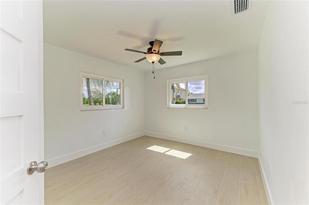 For Sale: $799,000 (2 beds, 2 baths, 1611 Square Feet)