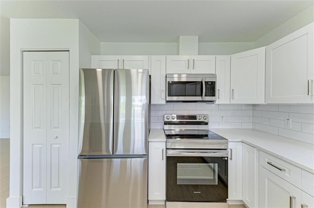 For Sale: $799,000 (2 beds, 2 baths, 1611 Square Feet)