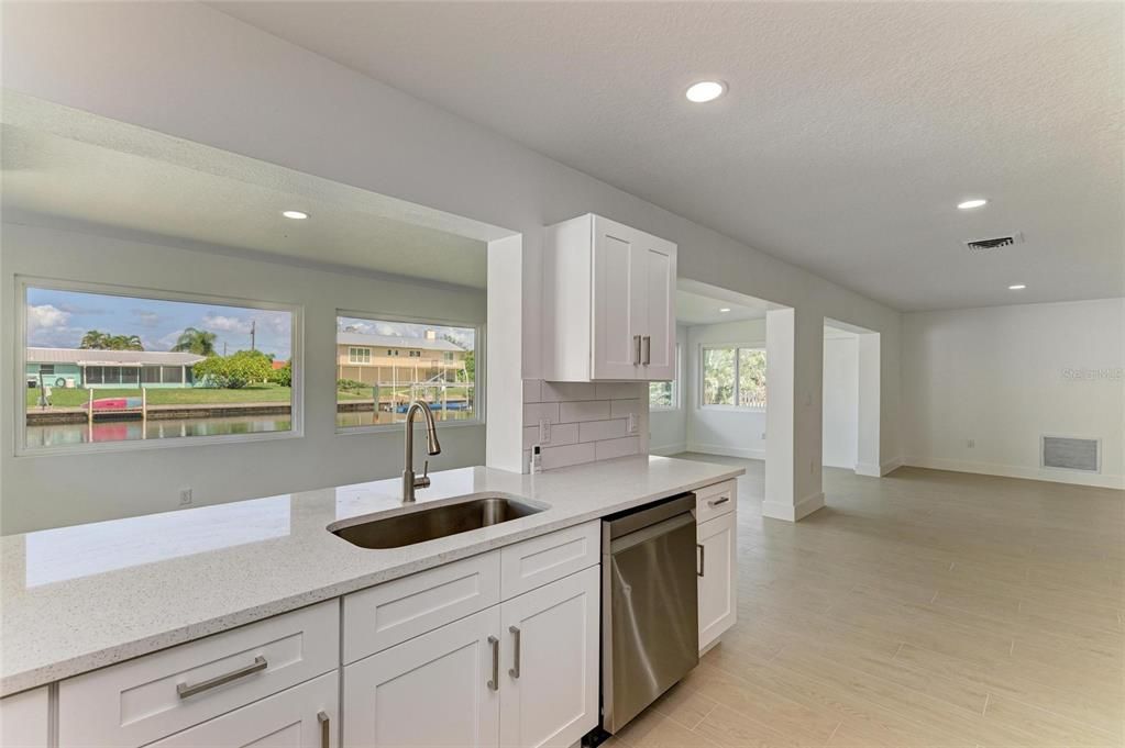 For Sale: $799,000 (2 beds, 2 baths, 1611 Square Feet)