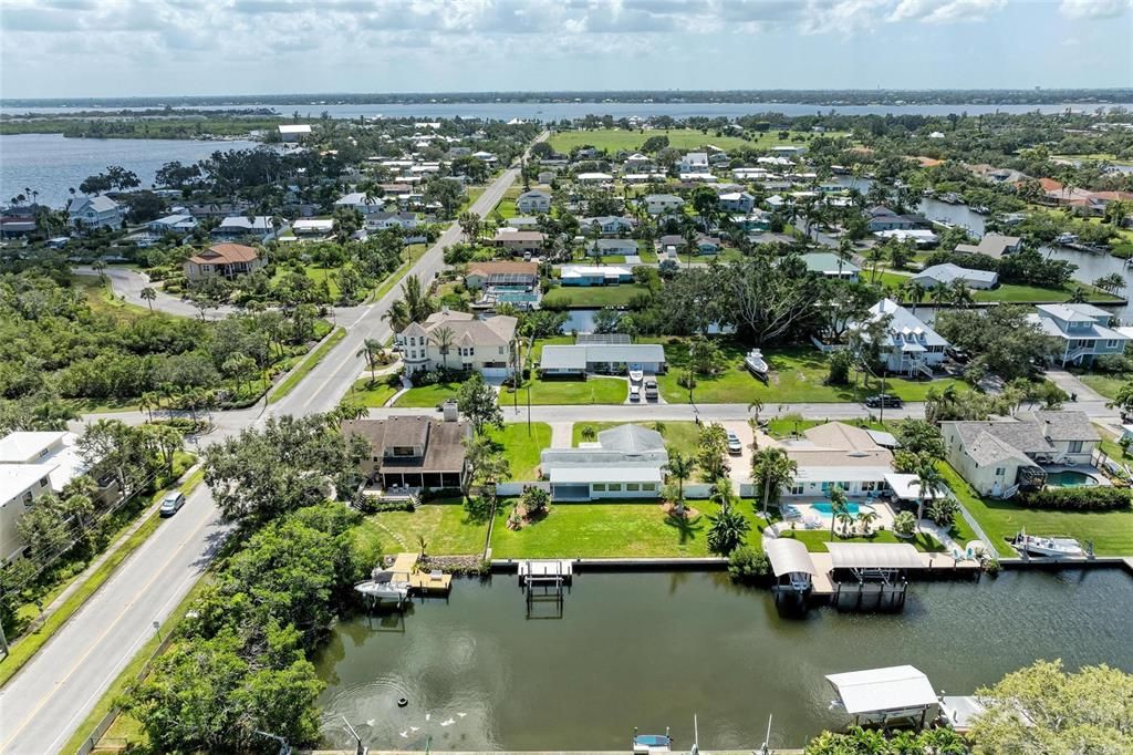 For Sale: $799,000 (2 beds, 2 baths, 1611 Square Feet)