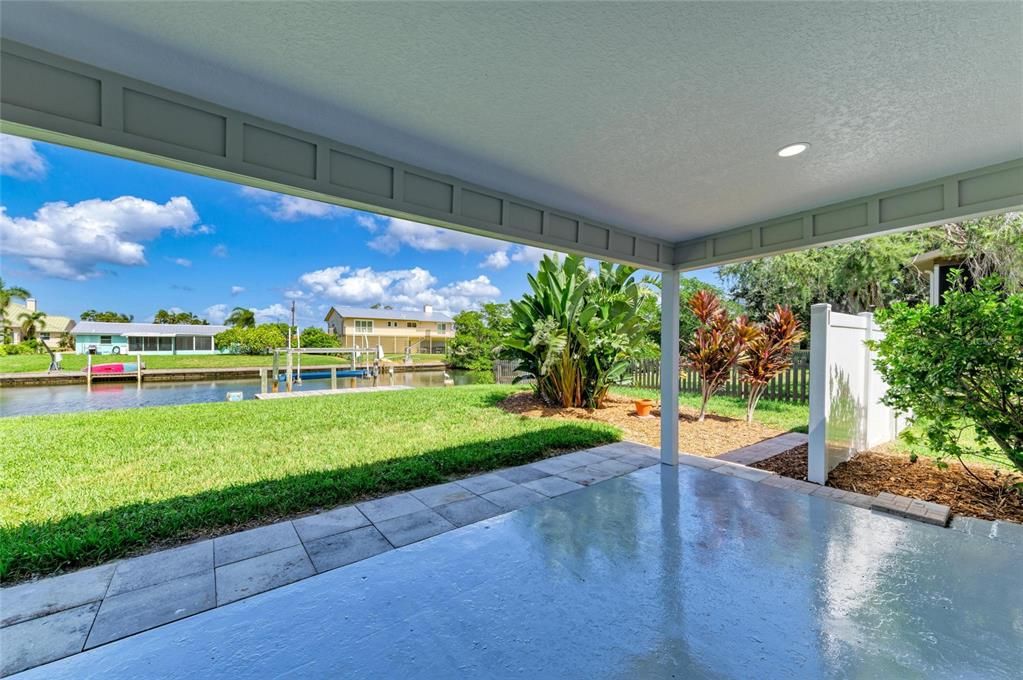 For Sale: $799,000 (2 beds, 2 baths, 1611 Square Feet)