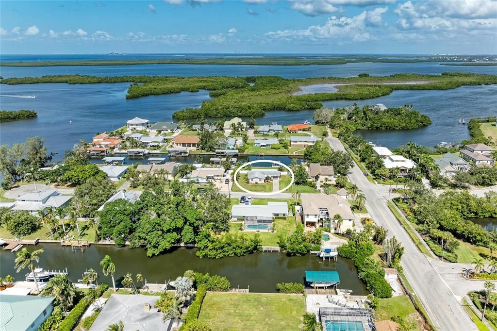 For Sale: $799,000 (2 beds, 2 baths, 1611 Square Feet)