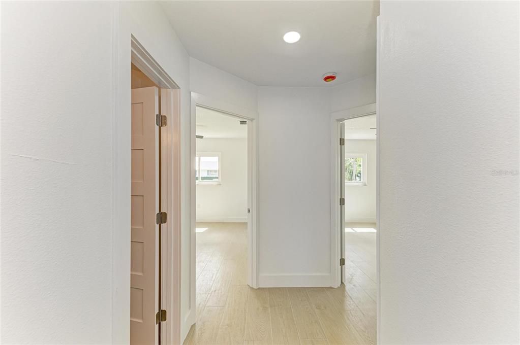 For Sale: $799,000 (2 beds, 2 baths, 1611 Square Feet)