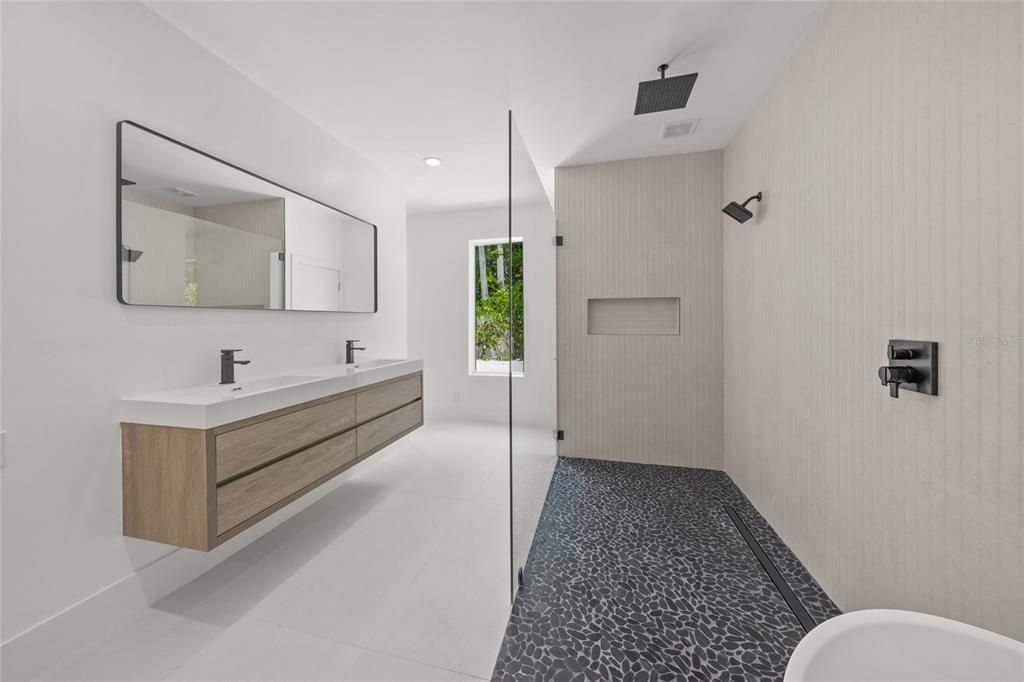 En Renta: $13,000 (4 camas, 4 baños, 3047 Pies cuadrados)