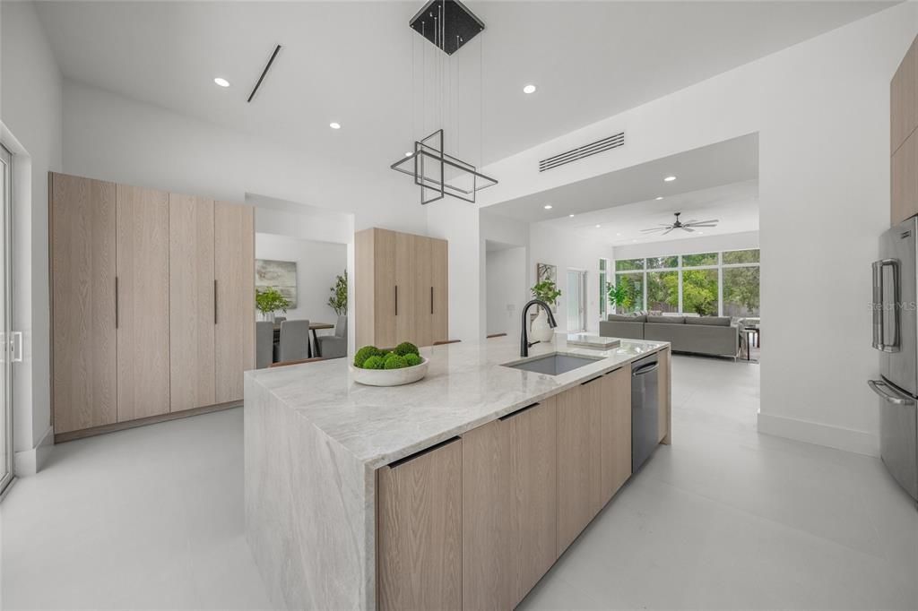 En Renta: $13,000 (4 camas, 4 baños, 3047 Pies cuadrados)