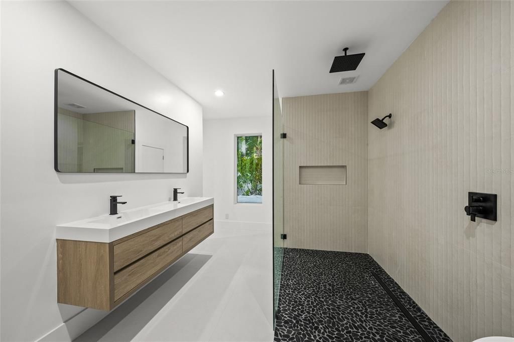 En Renta: $13,000 (4 camas, 4 baños, 3047 Pies cuadrados)