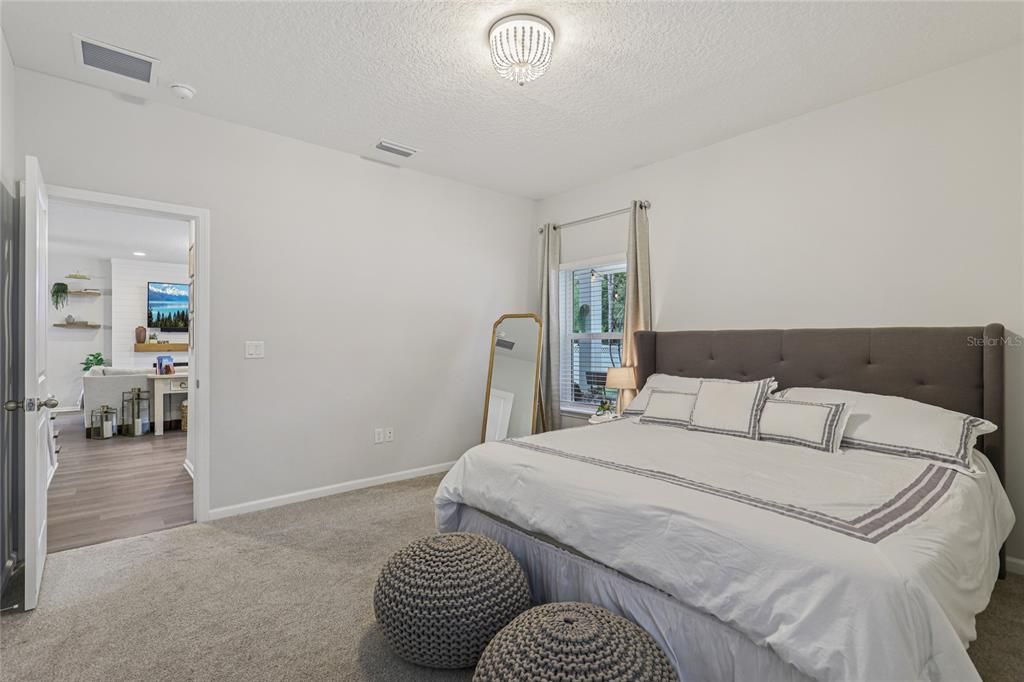 En Venta: $737,000 (5 camas, 4 baños, 3309 Pies cuadrados)