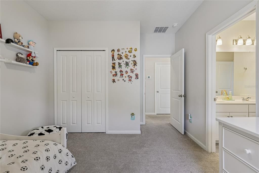 En Venta: $737,000 (5 camas, 4 baños, 3309 Pies cuadrados)