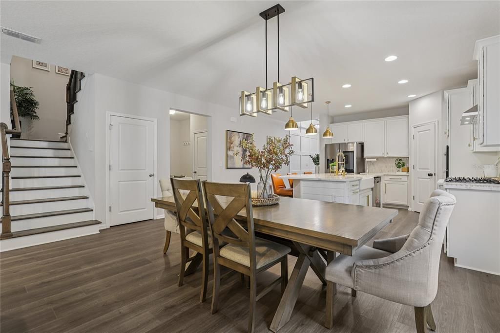 En Venta: $737,000 (5 camas, 4 baños, 3309 Pies cuadrados)