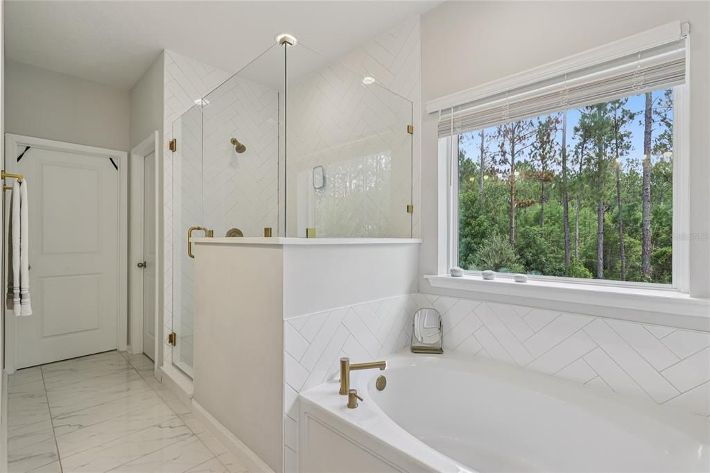 En Venta: $737,000 (5 camas, 4 baños, 3309 Pies cuadrados)