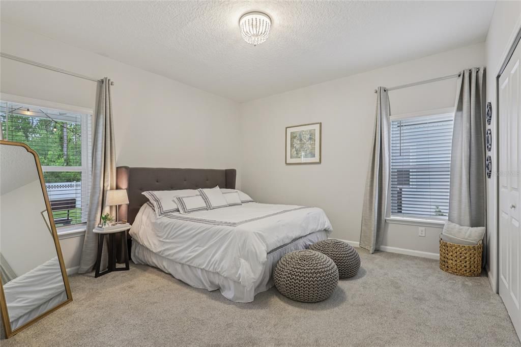 En Venta: $737,000 (5 camas, 4 baños, 3309 Pies cuadrados)