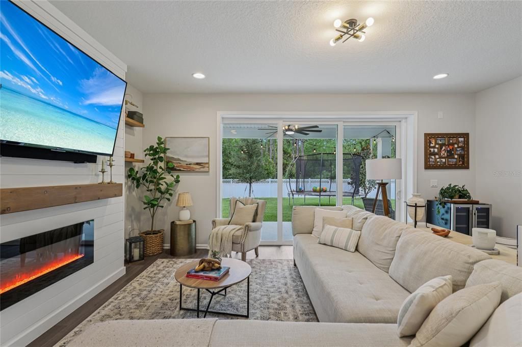 En Venta: $737,000 (5 camas, 4 baños, 3309 Pies cuadrados)