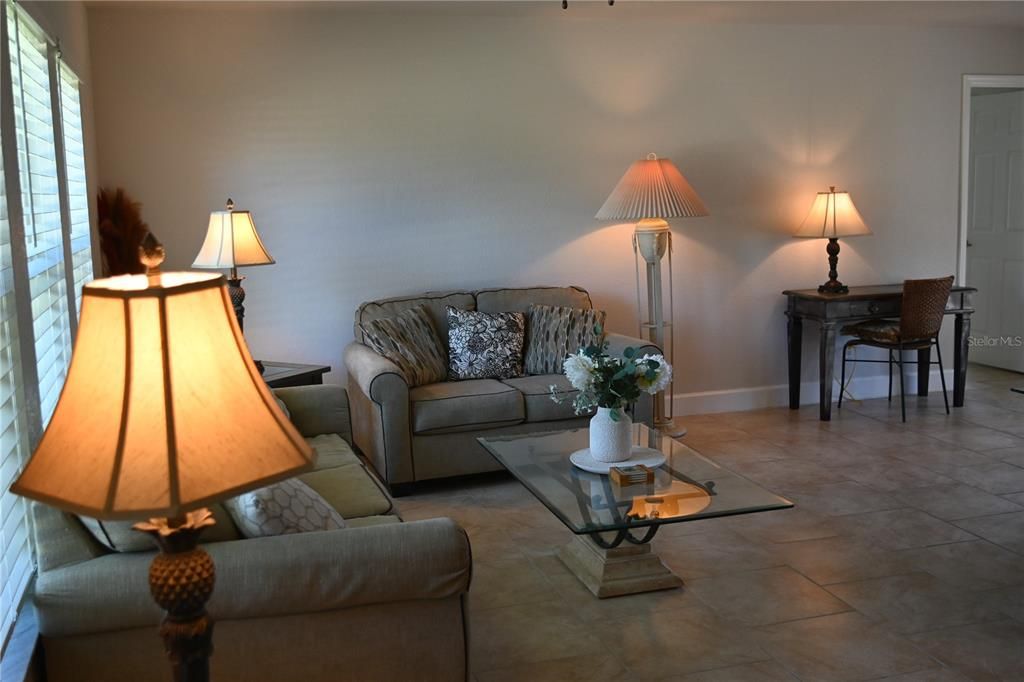 В аренду: $4,500 (3 спален, 2 ванн, 1728 Квадратных фут)