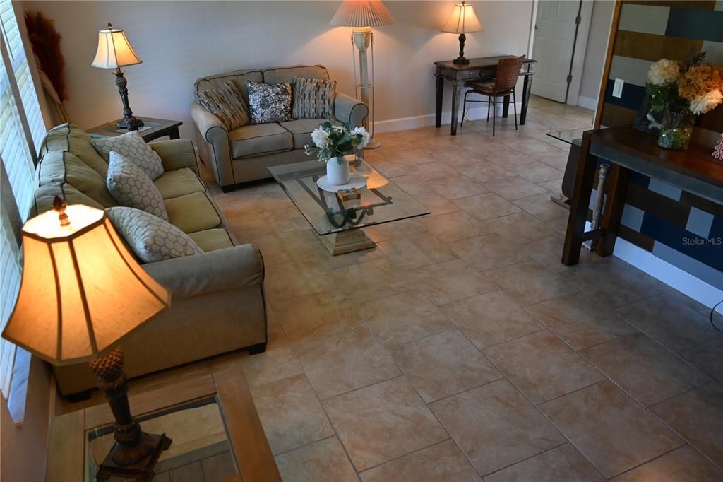 В аренду: $4,500 (3 спален, 2 ванн, 1728 Квадратных фут)