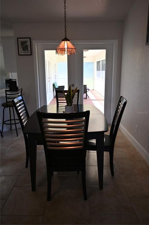 В аренду: $4,500 (3 спален, 2 ванн, 1728 Квадратных фут)