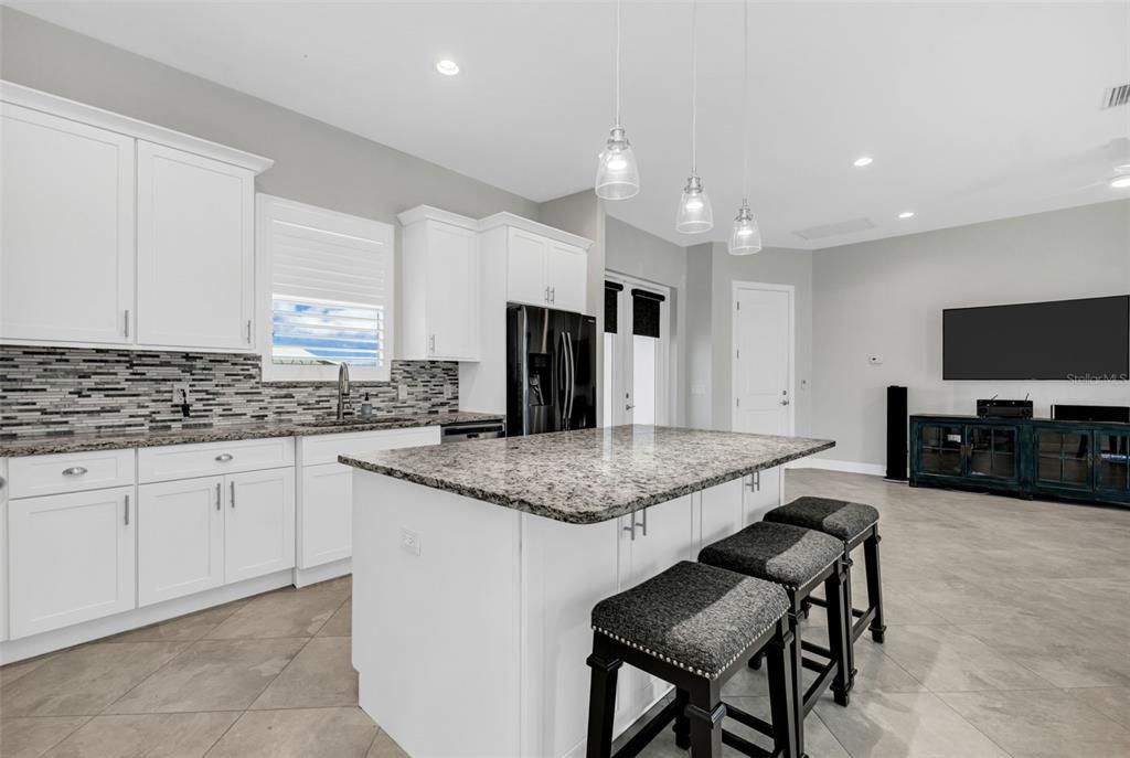 待售: $365,000 (3 贝兹, 2 浴室, 2168 平方英尺)