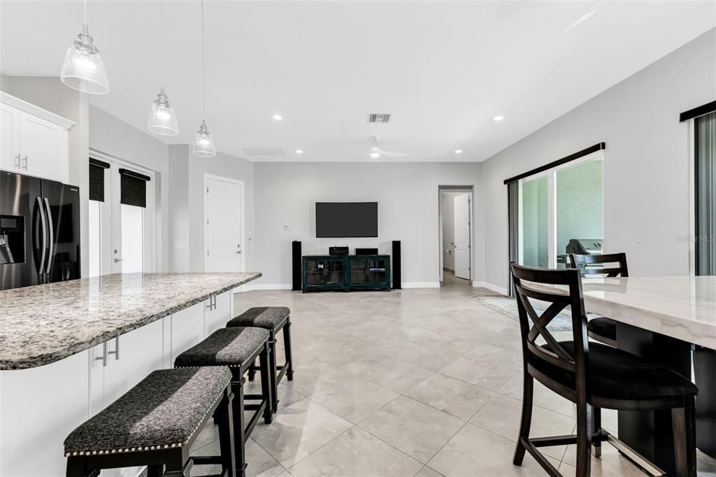 待售: $365,000 (3 贝兹, 2 浴室, 2168 平方英尺)