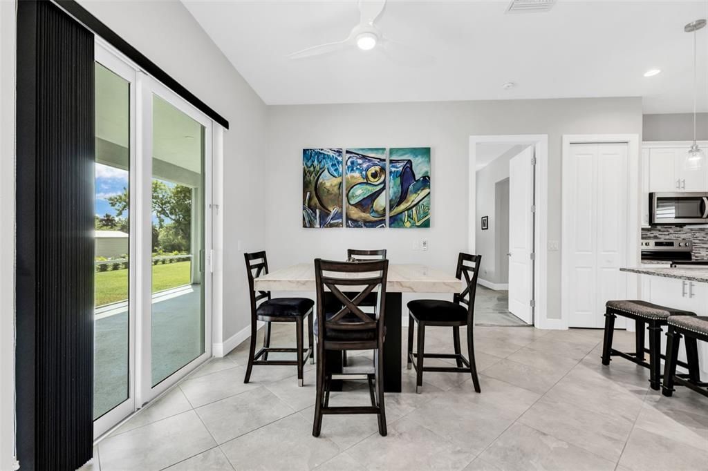 待售: $365,000 (3 贝兹, 2 浴室, 2168 平方英尺)