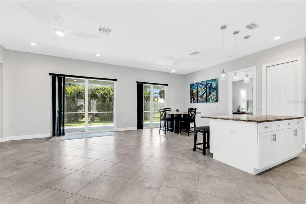 待售: $365,000 (3 贝兹, 2 浴室, 2168 平方英尺)