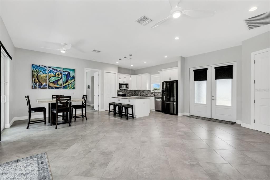 待售: $365,000 (3 贝兹, 2 浴室, 2168 平方英尺)