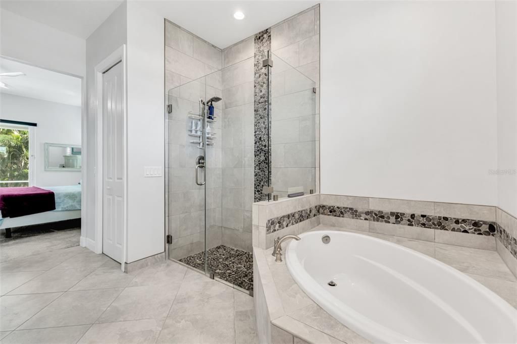 待售: $365,000 (3 贝兹, 2 浴室, 2168 平方英尺)