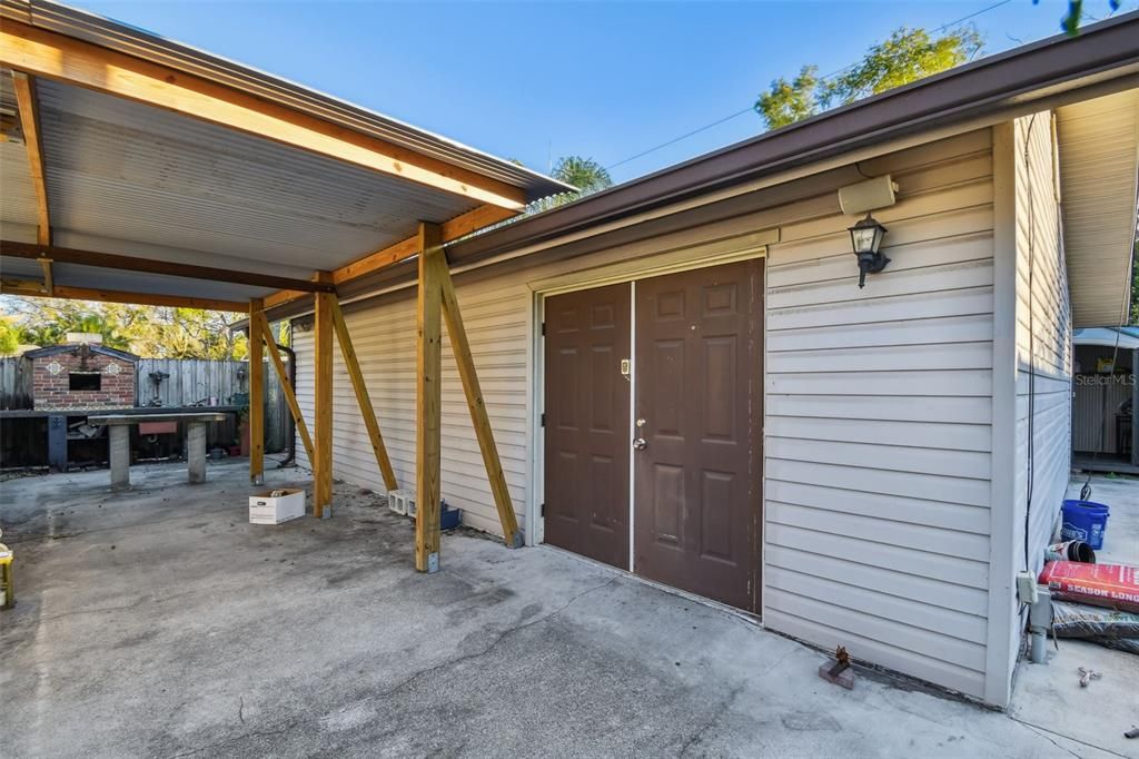 Active With Contract: $2,450 (2 beds, 1 baths, 824 Square Feet)