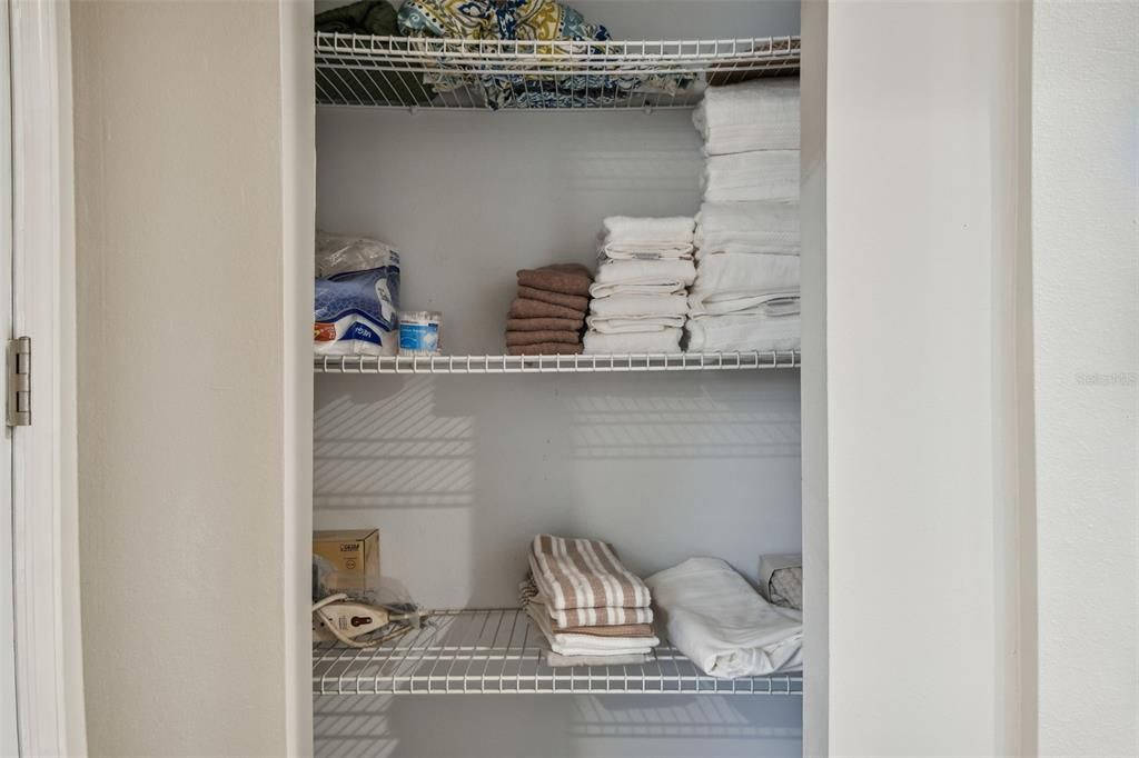 Active With Contract: $2,450 (2 beds, 1 baths, 824 Square Feet)