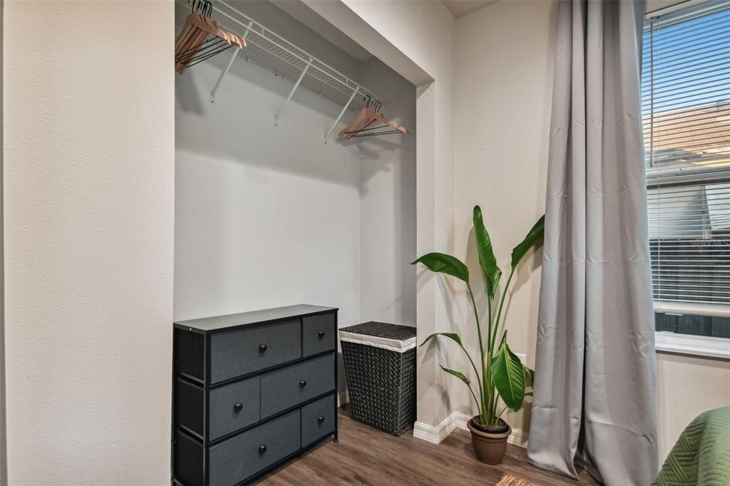 Active With Contract: $2,450 (2 beds, 1 baths, 824 Square Feet)