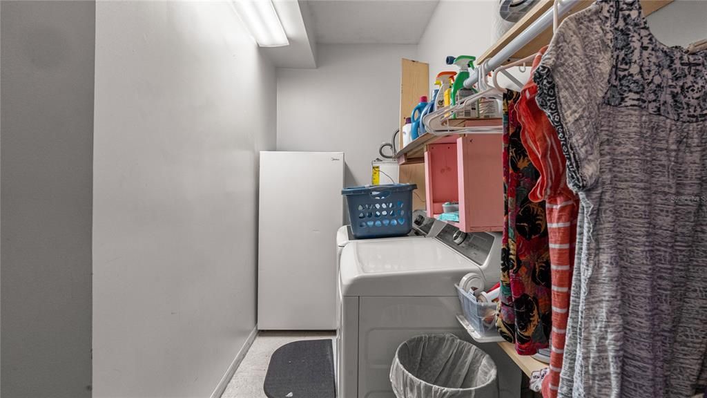 待售: $369,900 (4 贝兹, 2 浴室, 2011 平方英尺)