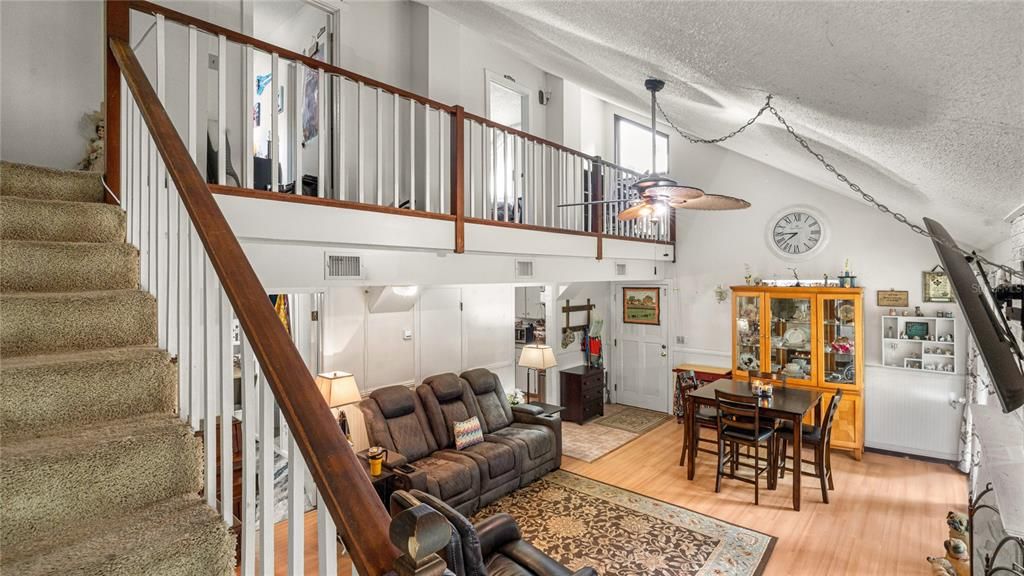 待售: $369,900 (4 贝兹, 2 浴室, 2011 平方英尺)