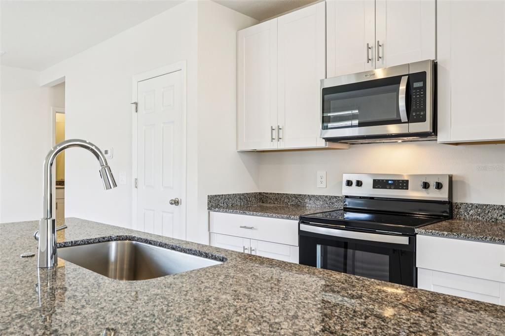 For Sale: $296,070 (3 beds, 2 baths, 1483 Square Feet)