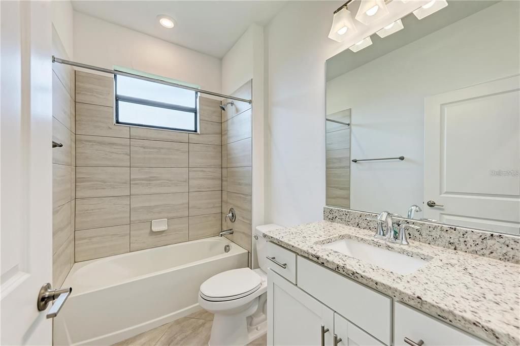 出租: $5,250 (3 贝兹, 3 浴室, 2444 平方英尺)