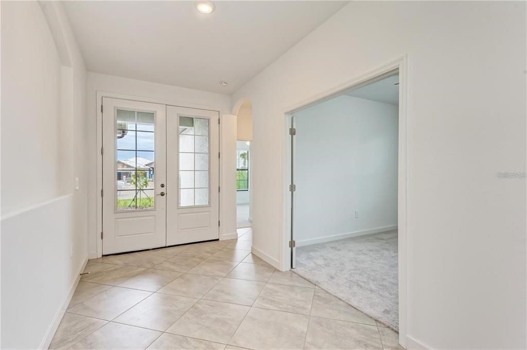 出租: $5,250 (3 贝兹, 3 浴室, 2444 平方英尺)