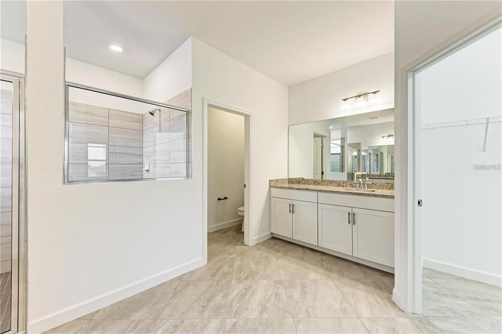 出租: $5,250 (3 贝兹, 3 浴室, 2444 平方英尺)