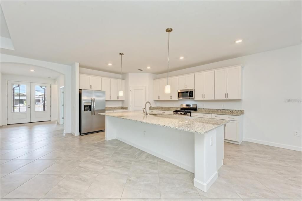 出租: $5,250 (3 贝兹, 3 浴室, 2444 平方英尺)