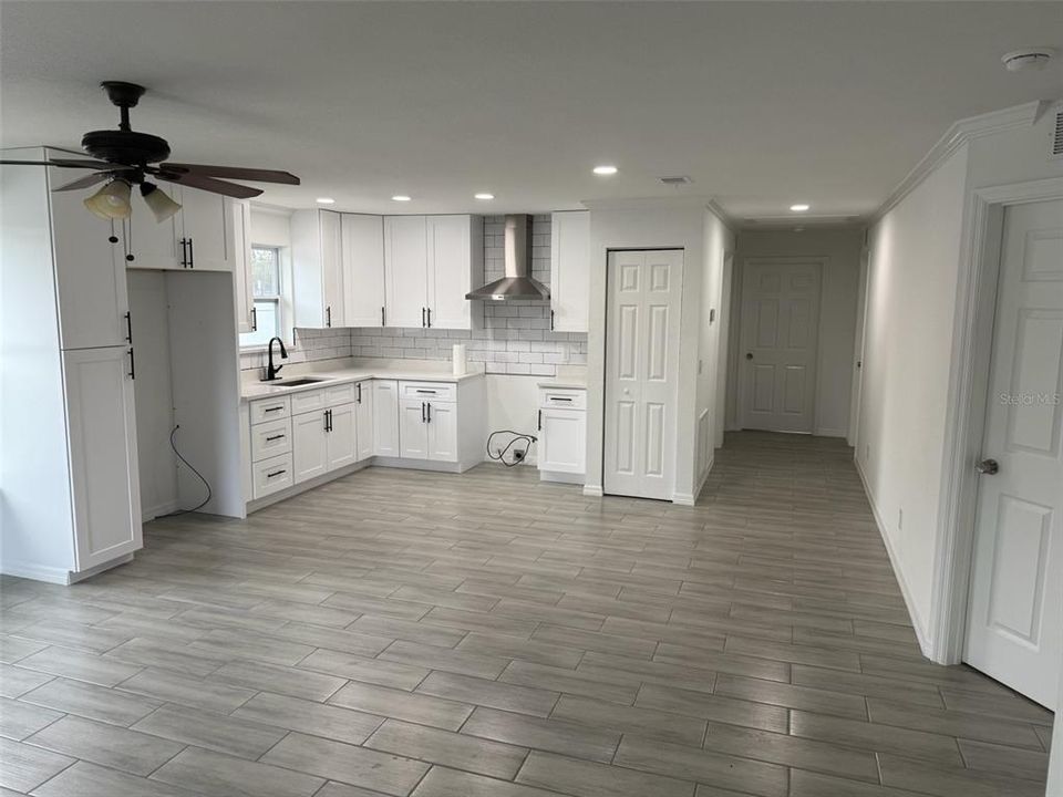 For Sale: $350,000 (4 beds, 2 baths, 1260 Square Feet)