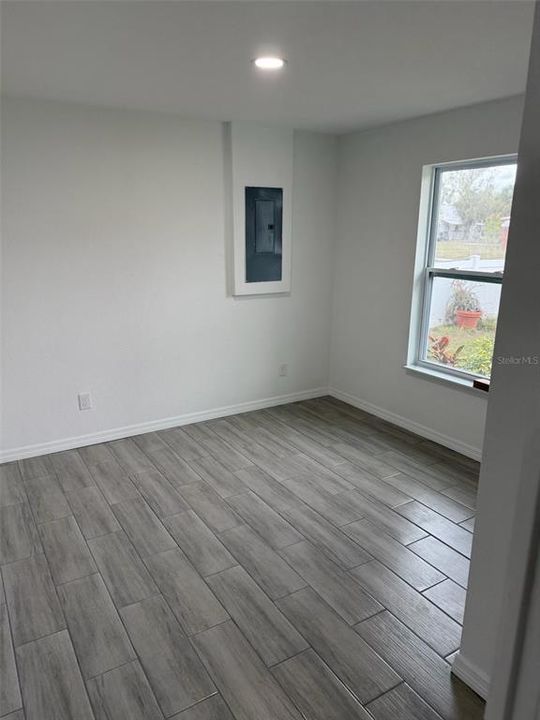 For Sale: $350,000 (4 beds, 2 baths, 1260 Square Feet)