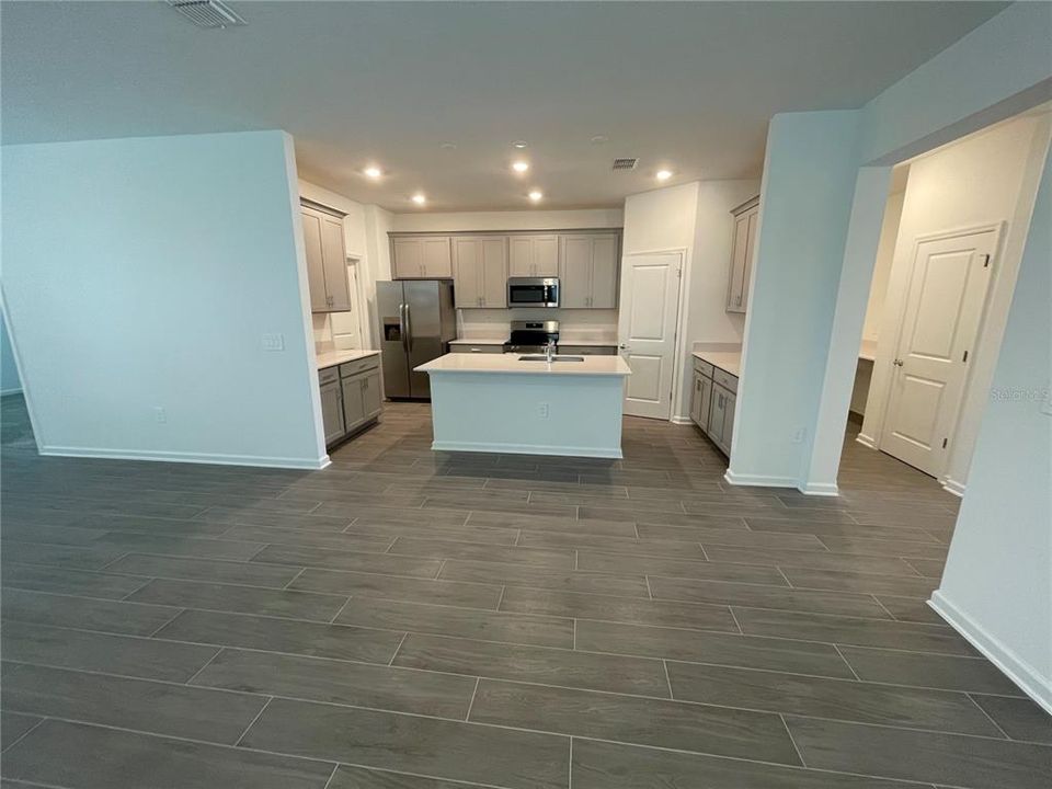 En Renta: $2,950 (4 camas, 3 baños, 2199 Pies cuadrados)