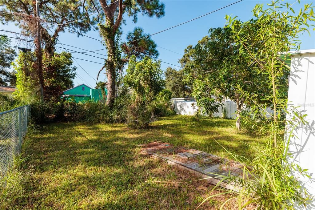 合同活跃: $125,000 (1 贝兹, 1 浴室, 576 平方英尺)