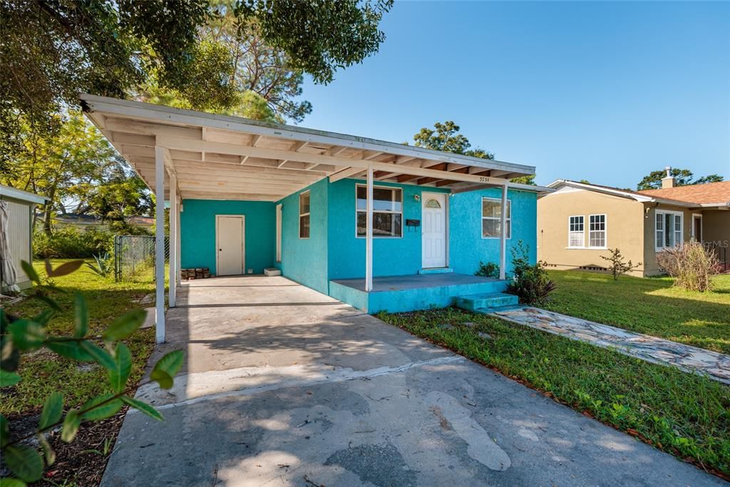 合同活跃: $125,000 (1 贝兹, 1 浴室, 576 平方英尺)