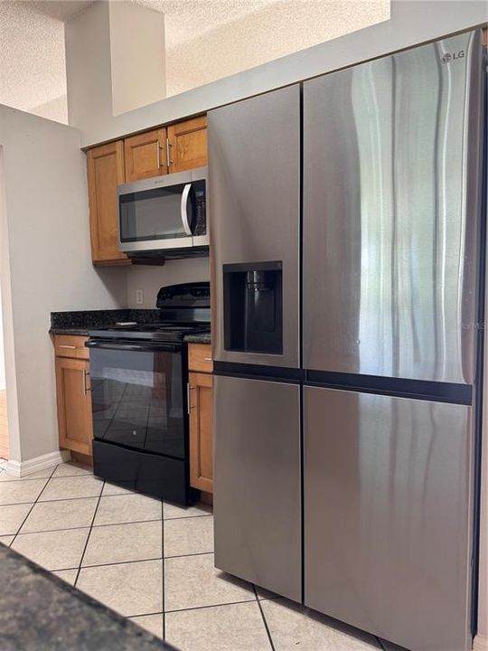 For Rent: $2,300 (4 beds, 2 baths, 1660 Square Feet)