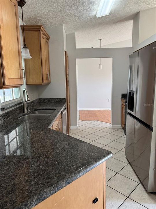 For Rent: $2,300 (4 beds, 2 baths, 1660 Square Feet)