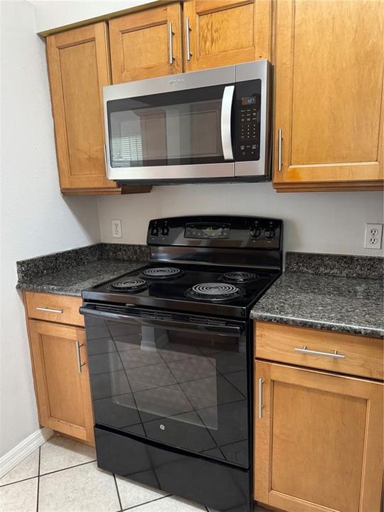 For Rent: $2,300 (4 beds, 2 baths, 1660 Square Feet)