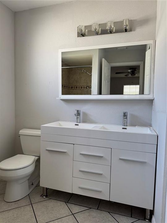 For Rent: $2,300 (4 beds, 2 baths, 1660 Square Feet)