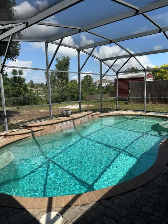 For Rent: $2,300 (4 beds, 2 baths, 1660 Square Feet)