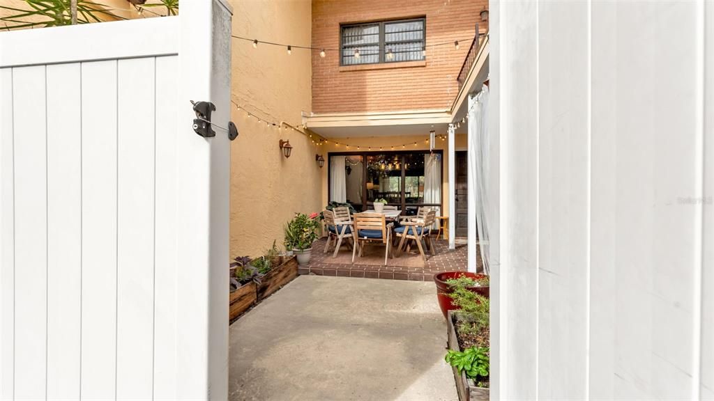 На продажу: $249,900 (3 спален, 2 ванн, 1936 Квадратных фут)