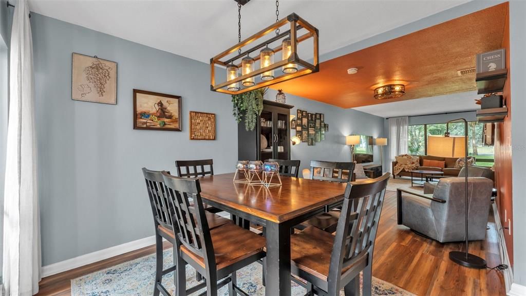 На продажу: $249,900 (3 спален, 2 ванн, 1936 Квадратных фут)