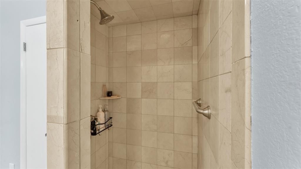 На продажу: $249,900 (3 спален, 2 ванн, 1936 Квадратных фут)