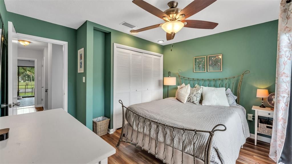 На продажу: $249,900 (3 спален, 2 ванн, 1936 Квадратных фут)