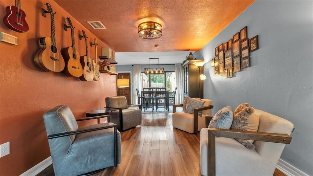 На продажу: $249,900 (3 спален, 2 ванн, 1936 Квадратных фут)